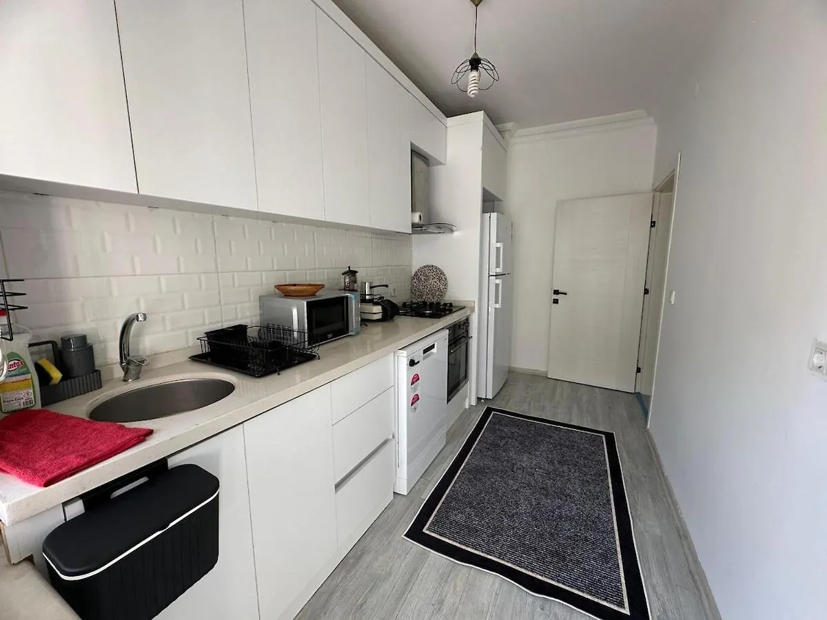 Central Apartment Suitable For Large Families, 20 Minutes To The Beach Αττάλεια