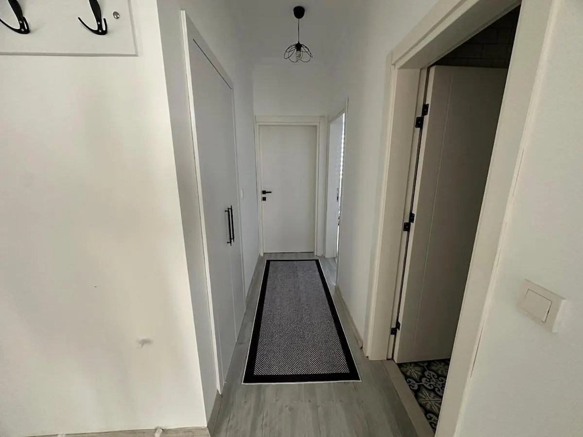 Central Apartment Suitable For Large Families, 20 Minutes To The Beach Αττάλεια